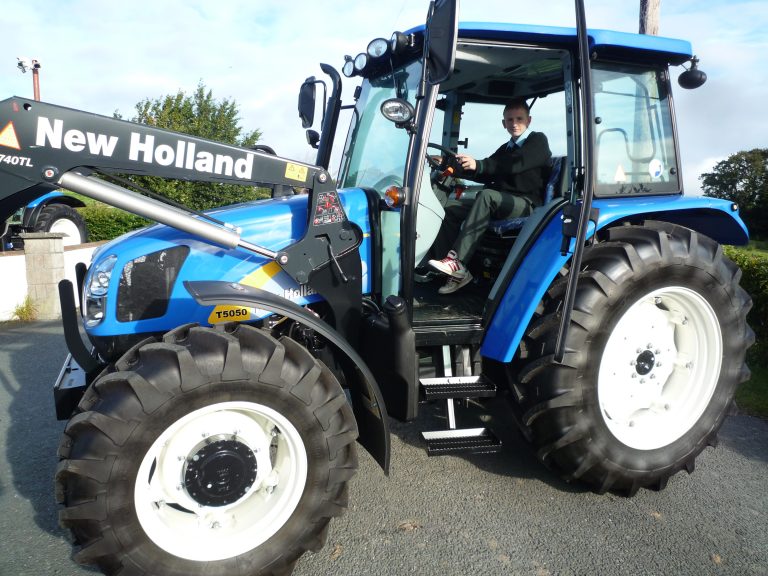 Read more about the article Top Ten Safe Tractor Driving Tips